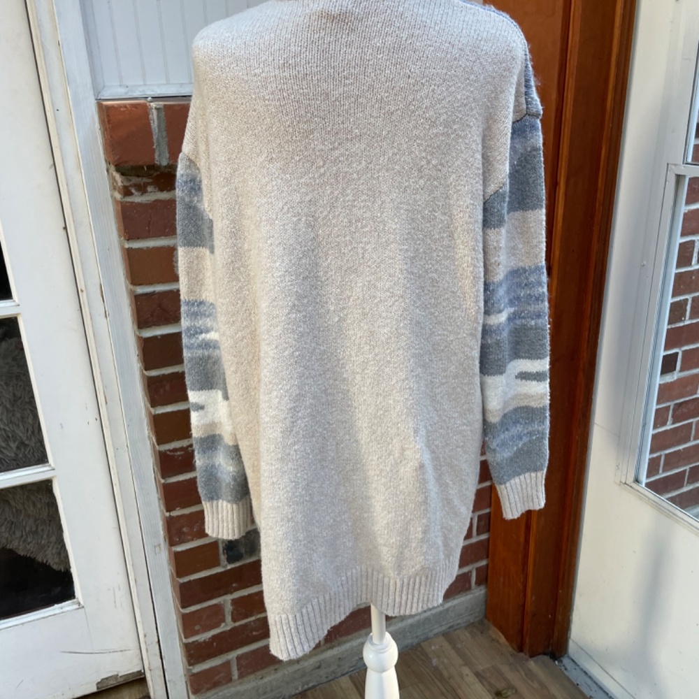 Cardigan - Picture 3 of 5